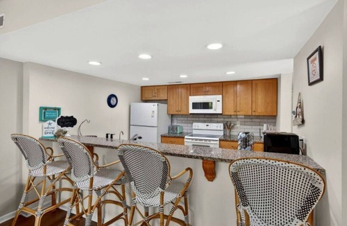 Ocean Ridge Apartment | The Salty Egret - Free Pool Pass