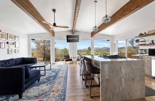 Prescott Heights House | The Sanctuary at Prescott Heights Hot Tub Gym