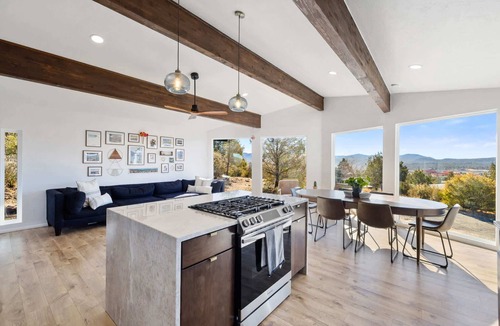 Prescott Heights House | The Sanctuary at Prescott Heights Hot Tub Gym