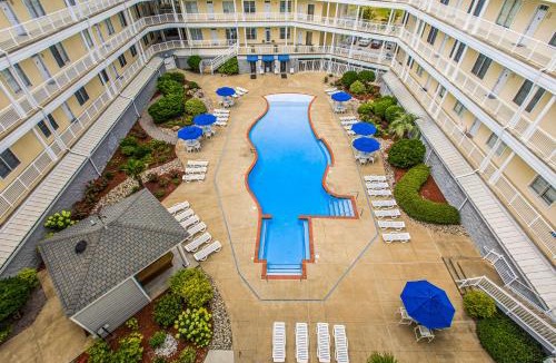 Sandbridge Apartment | The Sandbridge Dunes - Lovely Day 404