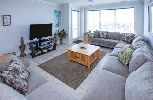Sandbridge Apartment | The Sandbridge Dunes - Surf's Up! 305