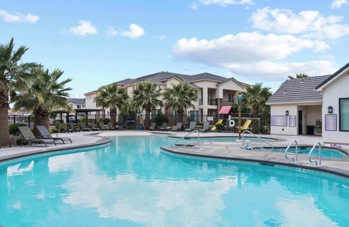 Washington Fields Condo | The Show House - *Brand New Listing!*
