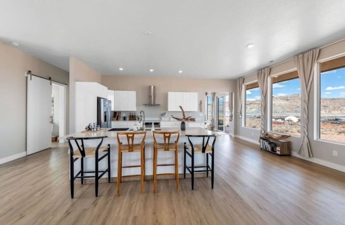 Big Water House | The Smoking Mirrors~ Dual Luxury Home Experience