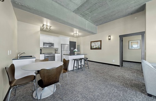 Post Falls Hotel | The Suites at Prairie Falls & Event Center