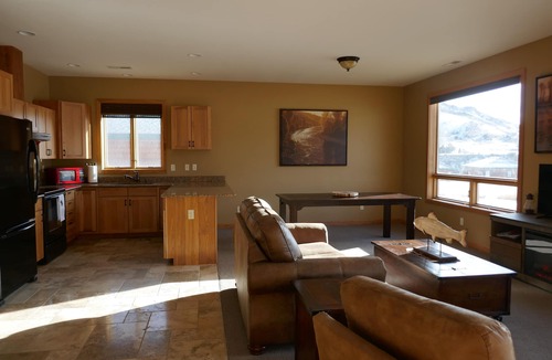 Gardiner Cabin | THE TROUT HAVEN/MOUNTAIN VIEW at Yellowstone