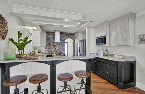 Surf City Cottage | The Turtle's Nest- Oceanfront Cottage - Hot Tub - Dog Friendly