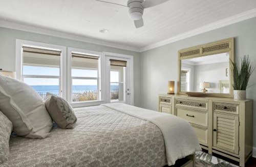 Surf City House | The Turtle's Nest- Oceanfront Cottage - Hot Tub - Dog Friendly