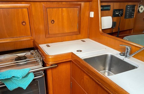 Santa-Maria-Poggio Boat Rental | The unusual. Unforgettable vacations on a sailboat.