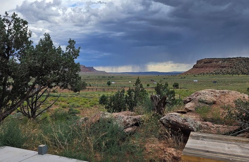 Apple Valley Cabin | The Woody Cabin in Southern Utah, 39 Mi from Zion.