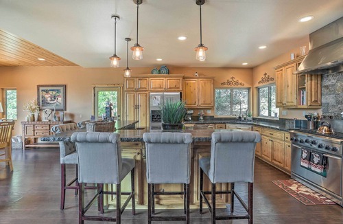Lake Arrowhead Cottage | 'the Zen Playhouse' w/Lake Arrowhead Access!