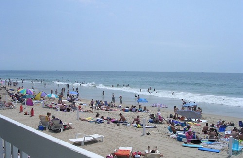 Misquamicut Condo | This is on Misquamicut Beach 2 Bedroom 1 Bath Condo 350 feet of private beach
