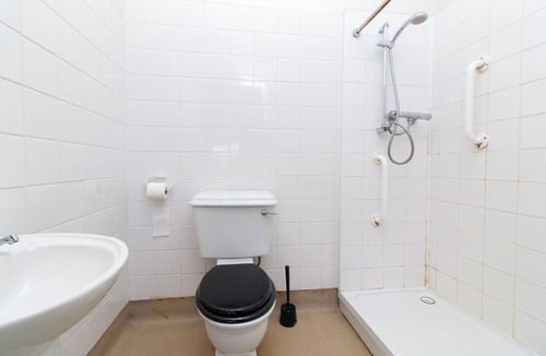 Shirley House | Thornbury Guest House Room 8