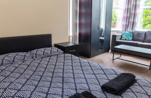 Shirley House | Thornbury Guest House Room 1