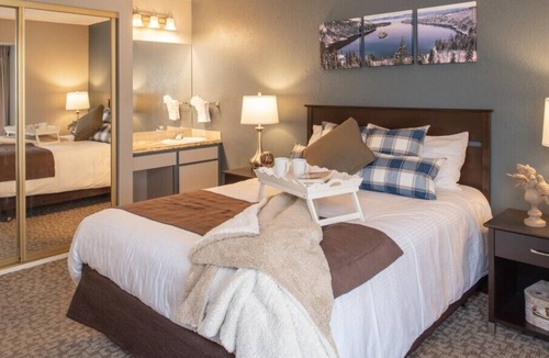 Sparks Resort | Thunderbird Resort Club - Spacious One-Bedroom W/Kitchen