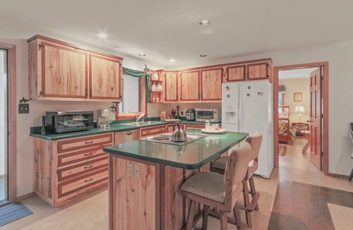 Trout Creek House | Timber Ridge Retreat-4 bedroom,2 bathroom home close to town