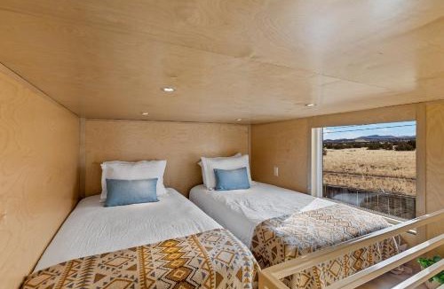 Flagstaff House | Tiny home near Grand Canyon sleeps 5, epic views!