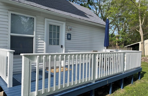 Put-in-Bay Apartment | Toledo House Guest Suite B. Catering to Couples. Great Location downtown PIB