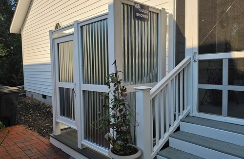 Morehead City House | TOP 5% rated, Nautical-themed Beaufort Bungalow near Downtown Beautiful Gardens