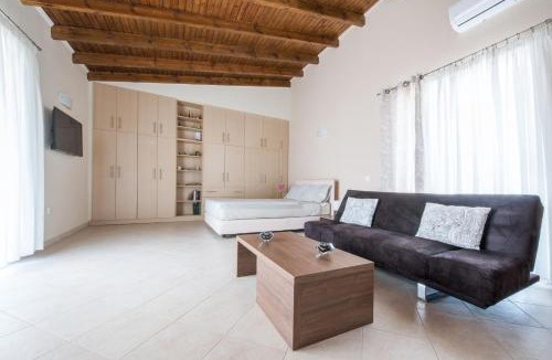 Kropia Apartment | Top floor modern studio in central Koropi