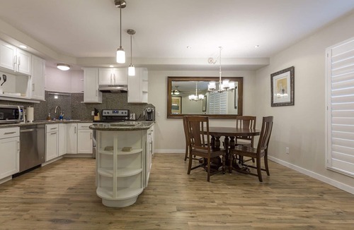 Camelback East Condo | TOTAL REMODEL. BILTMORE AREA CONDO. GREAT LOCATION.