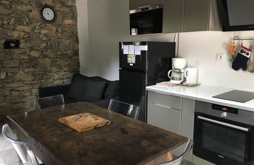 Cambia House | TRADITIONAL RESTORED STONE HOUSE ON RIVERSIDE