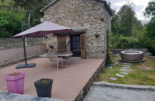 Cambia House | TRADITIONAL RESTORED STONE HOUSE ON RIVERSIDE