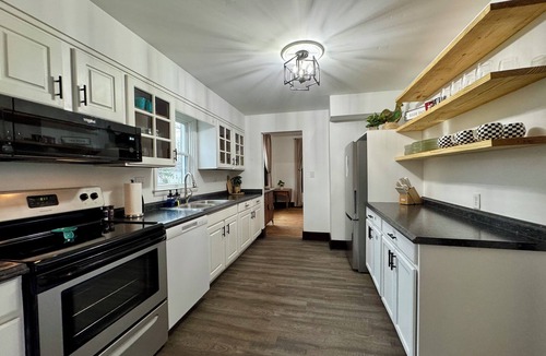 Plain City House | Tranquil Farmhouse Retreat - Dublin, Murfield, Plain City