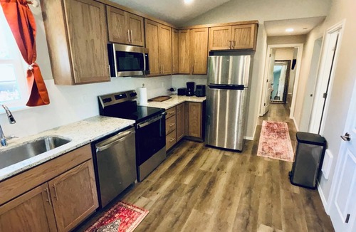 Hazel Dell House | Tranquil Modern Comfort, 3-bedroom, 2 bathroom home with AC in Vancouver
