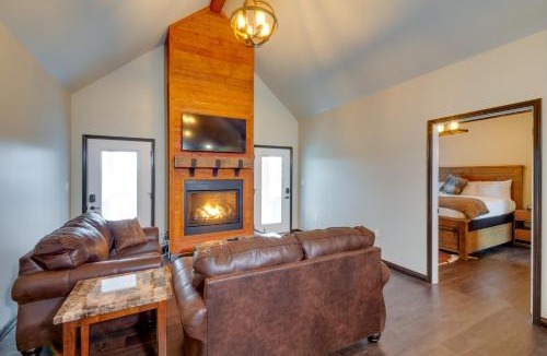 Columbia House | Tranquility Lake Getaway on 27 Acres!