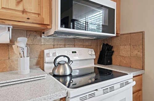 West Yellowstone House | Trapper 8: Cozy 4-Bedroom Condo, 1 Minute to Yellowstone, perfect for 8 guests.