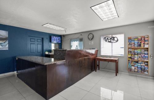 Alhambra Hotel | Travel Inn