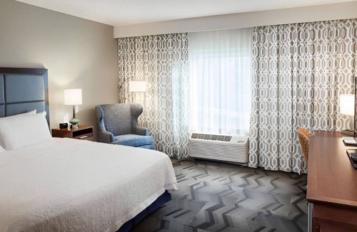 Lewiston House | Treat Yourself in this Relaxing Room!