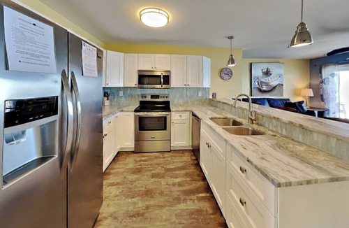 Put-in-Bay Condo | Treat Yourself—Waterfront Magic! | 12 ppl | C205