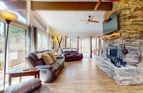Shadow Mountain House | Treetop Oasis