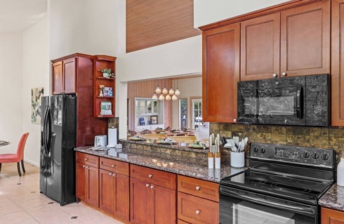 Del Monte Forest House | Treetop - Serene,Centrally Located Forest Retreat