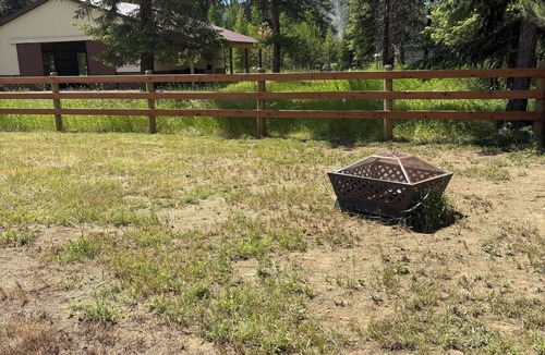 Trout Creek Apartment | Tremendous 1-bedroom studio in quaint Trout Creek perfect for getaway