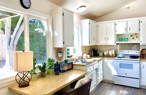 Solvang House | Trendy Farmstead! 5 minutes to downtown Solvang!