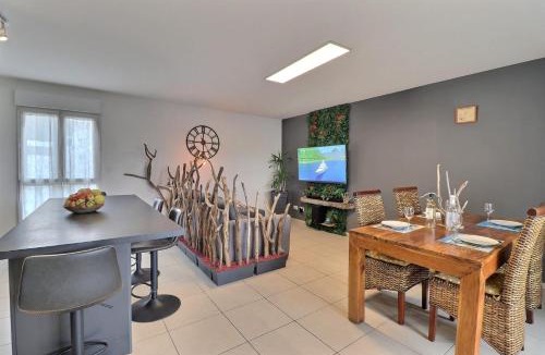 Sarrola-Carcopino Apartment | Tropical Escape - Mountain View & Terrace