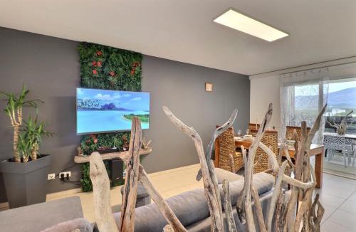 Sarrola-Carcopino Apartment | Tropical Escape - Mountain View & Terrace