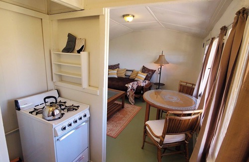 Tucson Apartment | Tucson Desert Historic Nature Cabin Charming 1BR