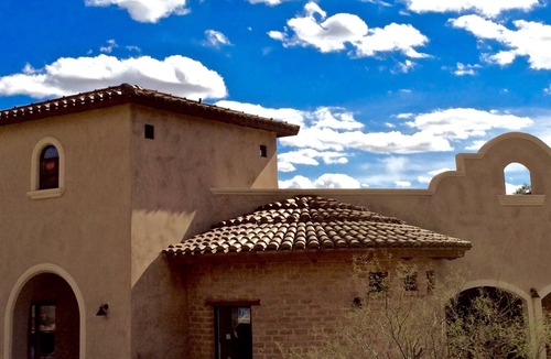 Drexel Heights House | Tucson Time Machine Journey–Enjoy Rooftop Sunsets & Wildlife Show