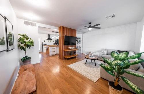 New Papago Parkway House | Tulum Themed Scottsdale Gem with Pool Fire Pit