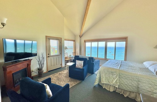 Trinidad Bed & Breakfast | Turtle Rocks Oceanfront Inn