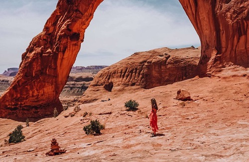 Moab House | Twin Tent with Shared Bathroom - Nestled among the Abajo Mountains.