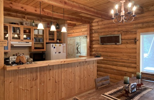 Cooke City-Silver Gate Cabin | Twisted Twig Cabin: Family trips to Yellowstone are great at Twisted Twig!