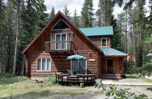 Cooke City-Silver Gate Cabin | Twisted Twig Cabin: Family trips to Yellowstone are great at Twisted Twig!