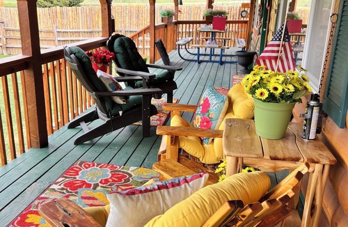 Custer County Cabin | Two Bears Cabin: Secluded Mountain Retreat near Lake Isabel.