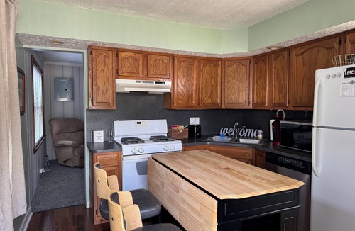 Westerville House | Two Bedroom Cottage House in Uptown Westerville