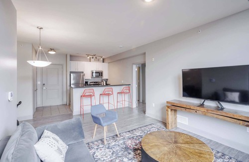 Central Business District Apartment | TWO CozySuites at the Banks with Pool! 17