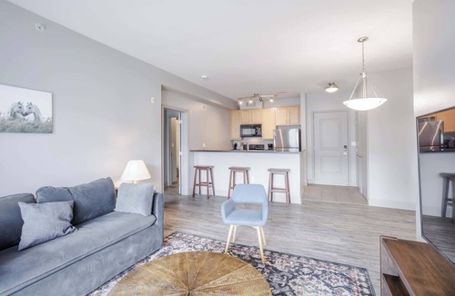 Central Business District Apartment | TWO CozySuites at the Banks with Pool! 17